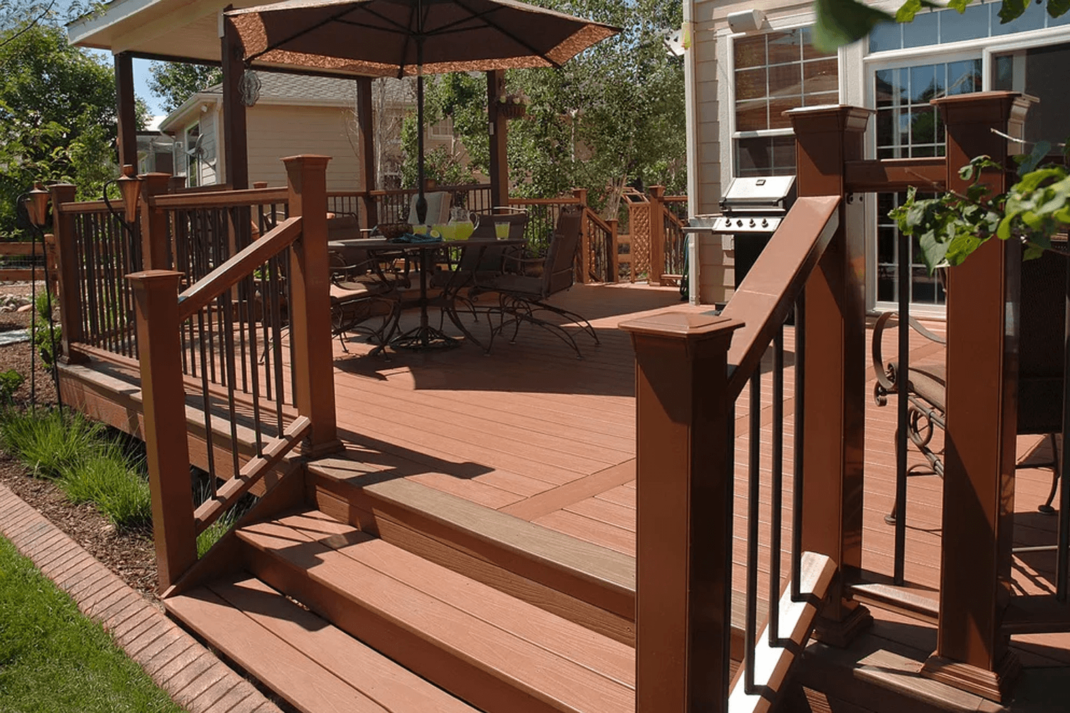 5 Mistakes To Avoid When Cleaning Your Composite Deck