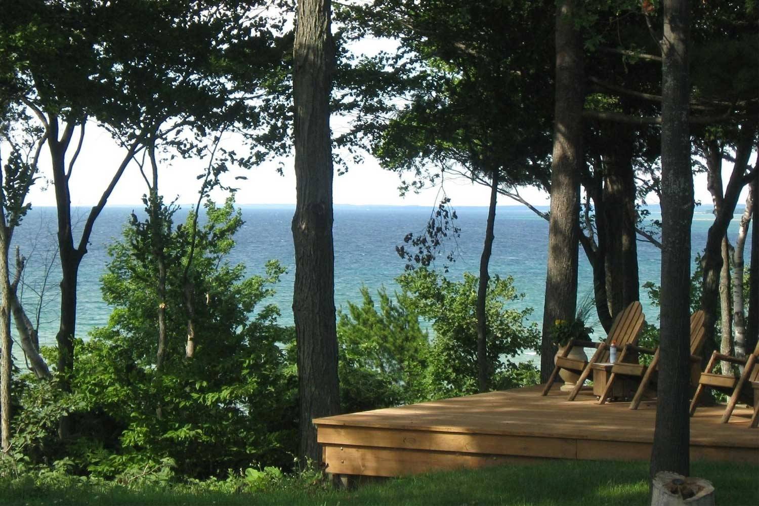 How To Keep Your Wood Deck Looking Great All Year